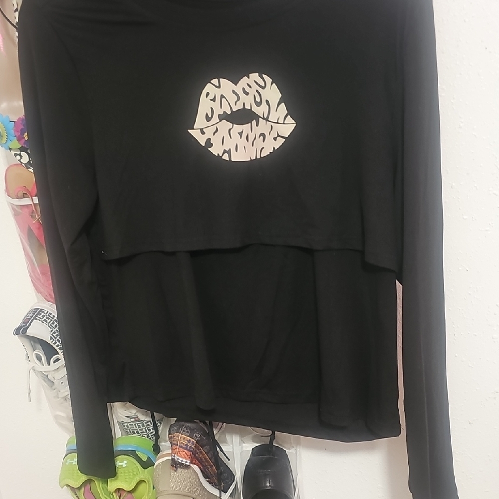 🍀New Without Tags Black Long Sleeve Top Breastfeeding, Graphic Design